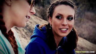 Pari maksaa lutkalle, että saa valtavan TP: nsä