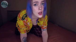 Stacy Moon spanks Hir grouss, wäissen Arsch, bis Si kann net schaffe net méi