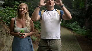 Ã�デル-テクスチャにおける男女のキャビンは、山