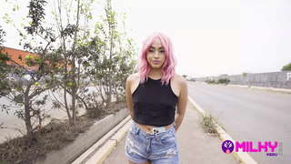 پیرو نہیں تلاش کا کام اس کے ملک میں اور وہ میں خود کو پائے اس کی ضرورت ہے دینے کے لئے اس کے جسم کے بدلے میں پیسے کے لئے