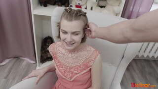 18videoz - Ata ajo POV-stili që ajo i jep atij një e madhe sensual blowjob