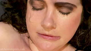 Бәхетһеҙ ҡатын-ҡыҙҙар мәсхәрә ҡалам мөхәббәткә биргән һәм трахнуть