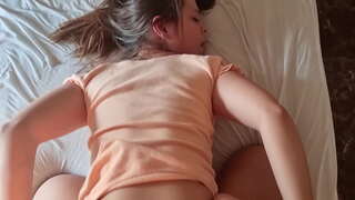 الساحر يعطيني قضي اللسان و يختفي لي