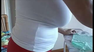 Alejandra Arbona इस्त्री