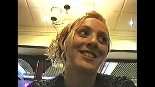 חובבן לשכנע פלאש על הרכבת