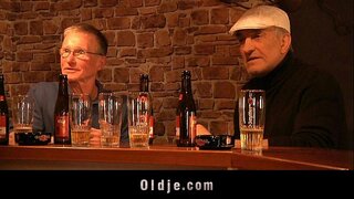 Nana blond absorb de fin vye granmoun dik