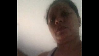 Se masturbe devant la caméra