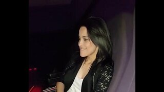 Özü İlə oynayır Bu кинотеатреххх Videos XXX Video