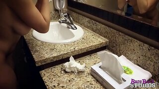 Cristi ඈන් දී නිදහස් භාවිතය පියවර දියණිය ගුද