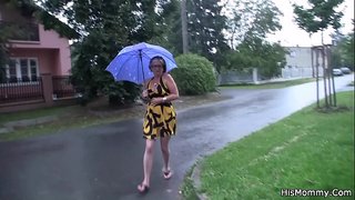 Eldre mor og tenåring lesbisk toying hver andre