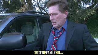 Jong Blond Familie Fucked Deur Stiefpa &amp;amp; Seun