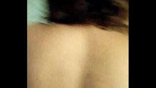 Viro pulsat eum et me, vultus ad mea