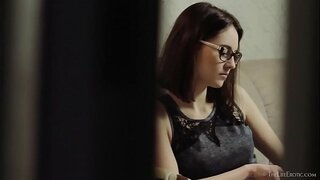 Тина М шпионит өчен Шаде Мәхәллә