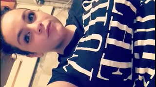 Допирање Нешто Кратко