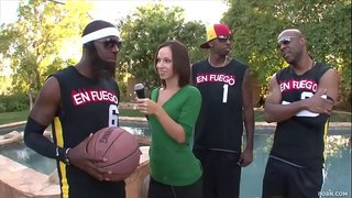 Jada Stivens va Emy Reyes