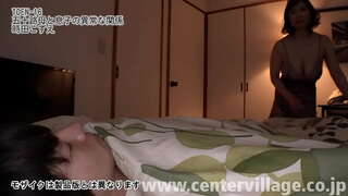 Kozue, 51, che ha perso suo marito per malattia a 10 anni fa e vive con suo figlio da allora.Il figlio è di 23 anni, che ha appena ottenuto un lavoro di questa primavera, come molte volte è come di giorno in giorno a mio marito quando ero giovane ....