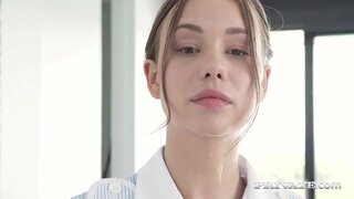 Slutty दासी टेलर बालुवा लाठी उनको तातो बट हावा मा स्वागत गर्न 2 हार्ड कुखुरा मा उनको सिद्ध बिल्ली &amp;amp; दुखिरहेको गधा पछि sucking आफ्नो हार्ड कुखुरा! भुक्तानी? 2 तातो facials! पूर्ण मा कोडे Private.com!