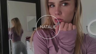 Asistir A Esta Pequena Nena Esfregar O Galo Tan Bo, Ao Final