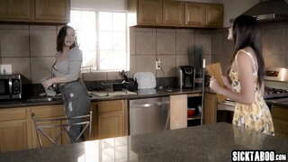 Sexet babe, der har slået så hårdt af en stor pik fyr