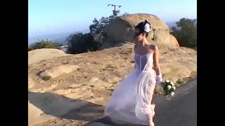 ���ੁਖੀ ਨੌਜਵਾਨ ਪਤਨੀ ਨੂੰ ਛੱਡ ਦਿੰਦਾ ਹੈ, ਕੁਝ ਸਿਰ ਫਿਰ ਖੰਭੇ ਕੇ ਦੋ kindhearted smoothers